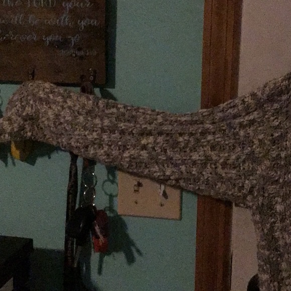 Sweater - Picture 4 of 7